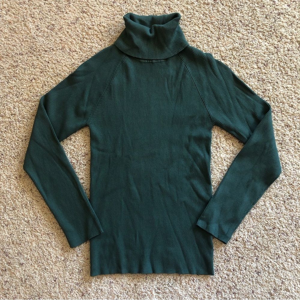 525 America Dark Green Ribbed Turtleneck Sweater